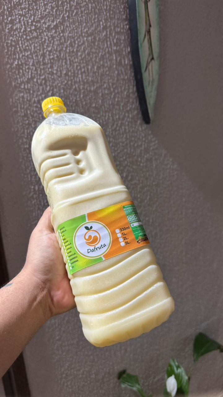 Jarra de suco de frutas vermelhas